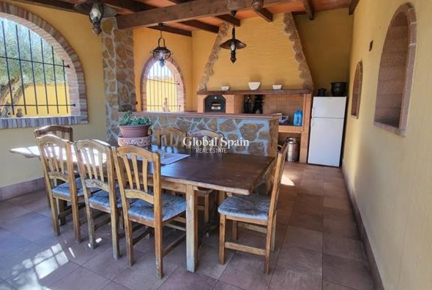 Revente - VILLA -
BIGASTRO - Inland