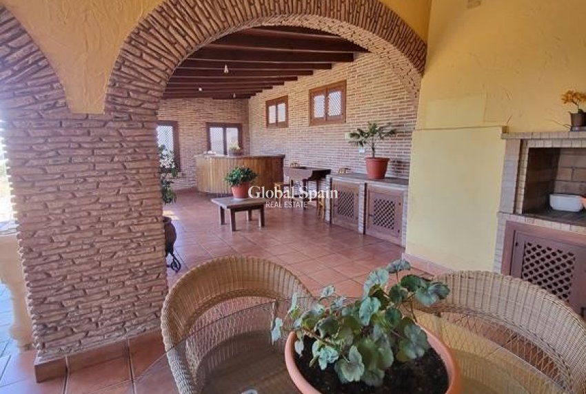 Revente - VILLA -
BIGASTRO - Inland