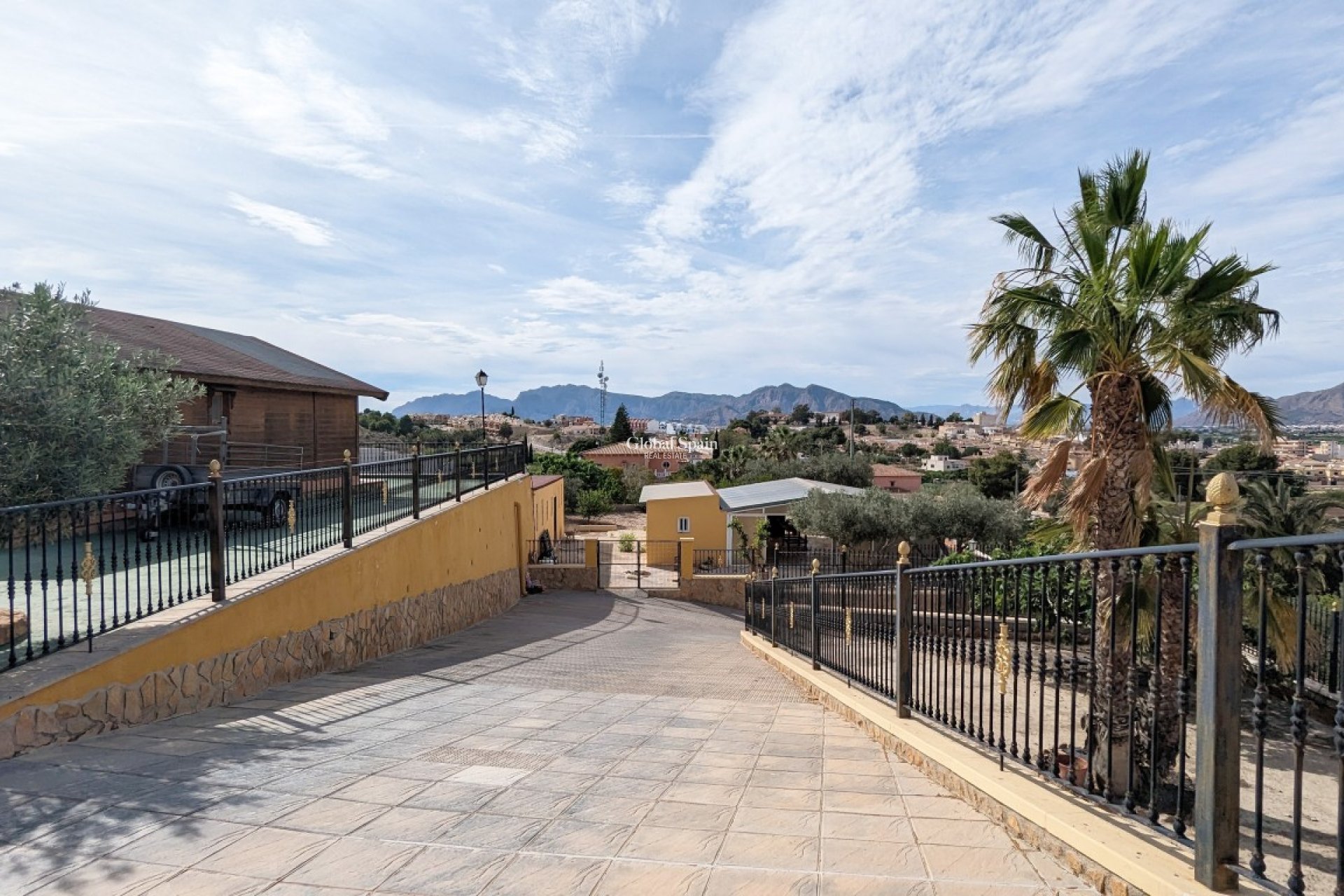 Revente - VILLA -
BIGASTRO - Inland