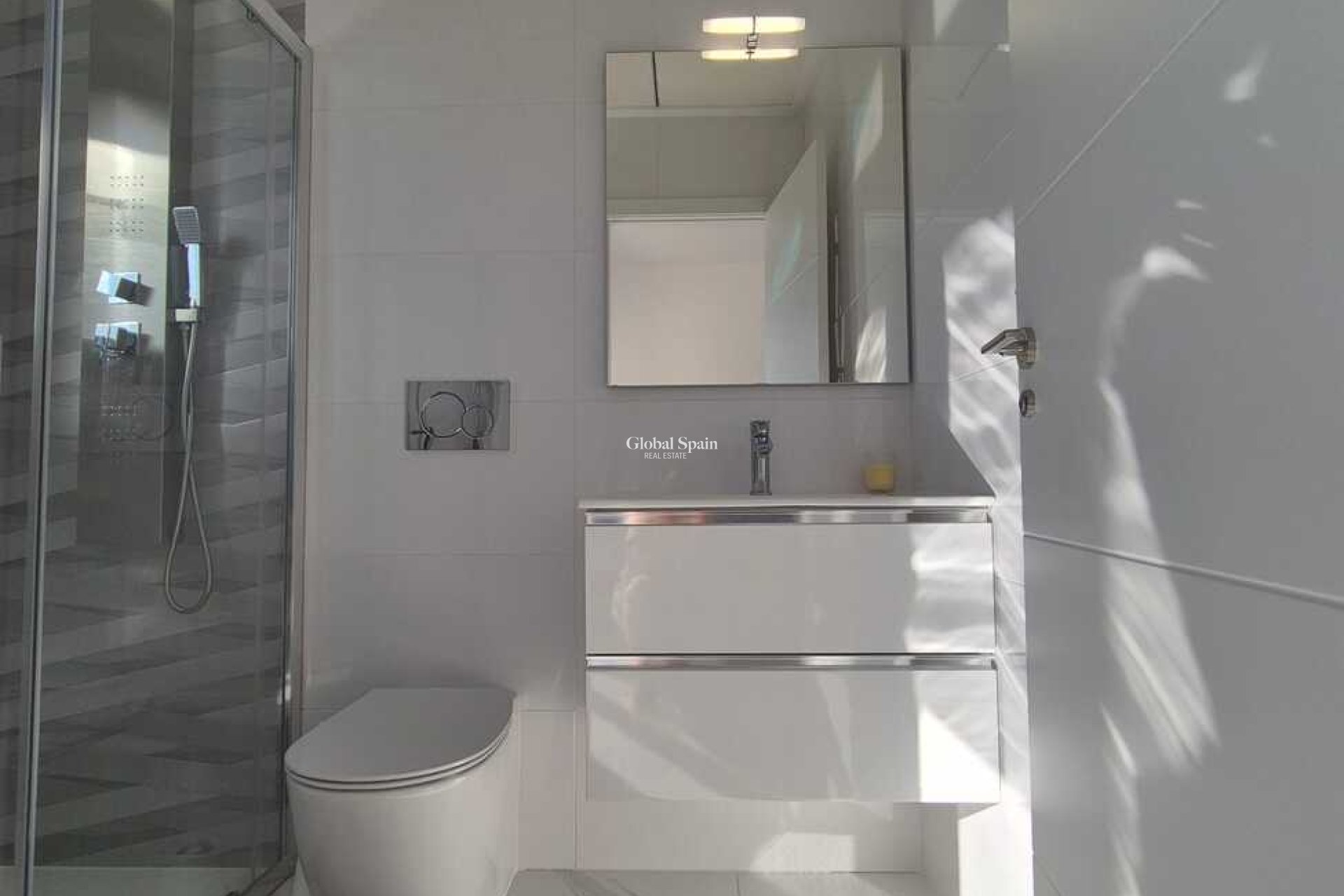 Revente - VILLA -
BIGASTRO - Inland
