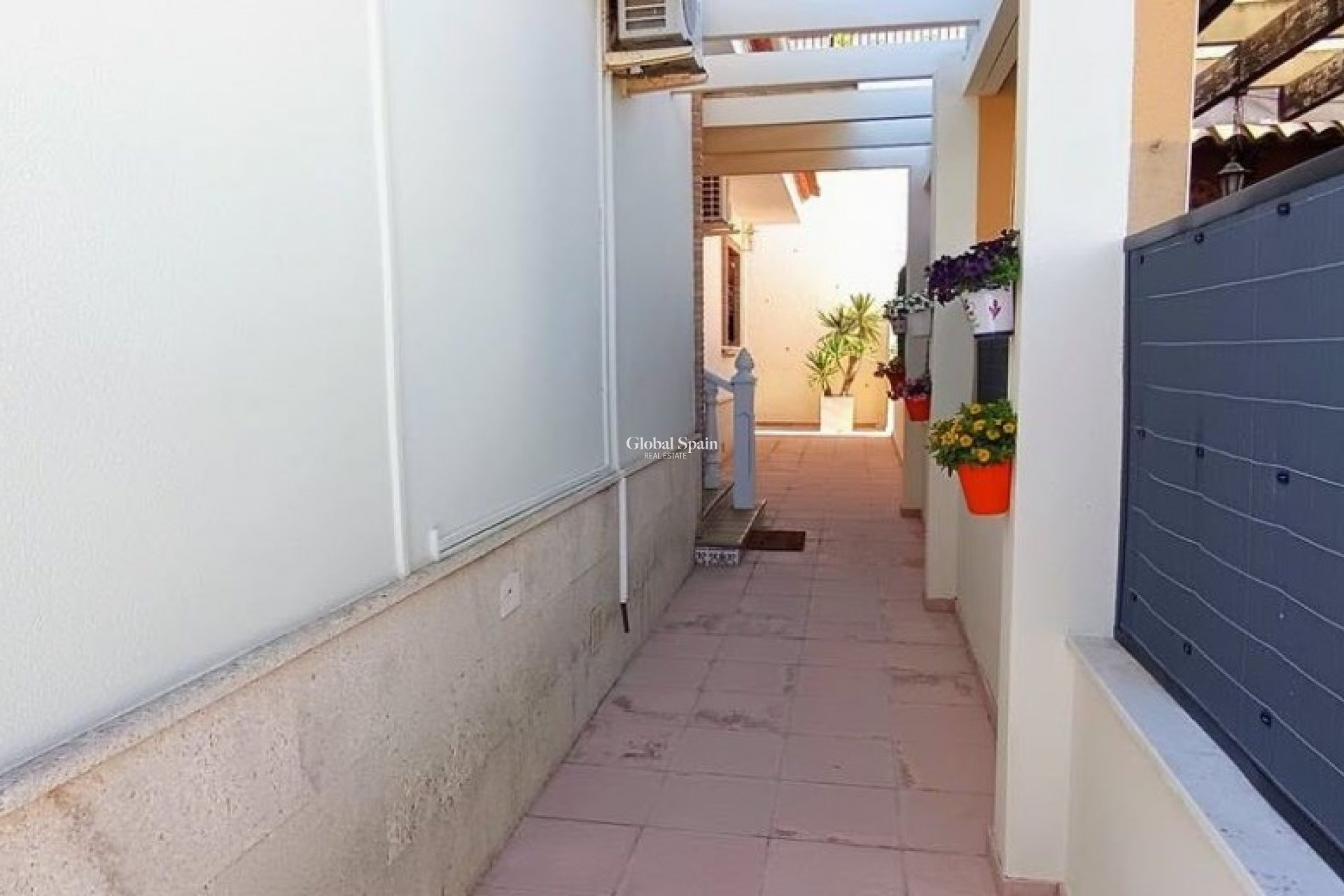Revente - VILLA -
BIGASTRO - Inland