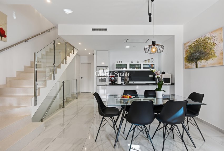 Revente - VILLA -
BIGASTRO - Inland