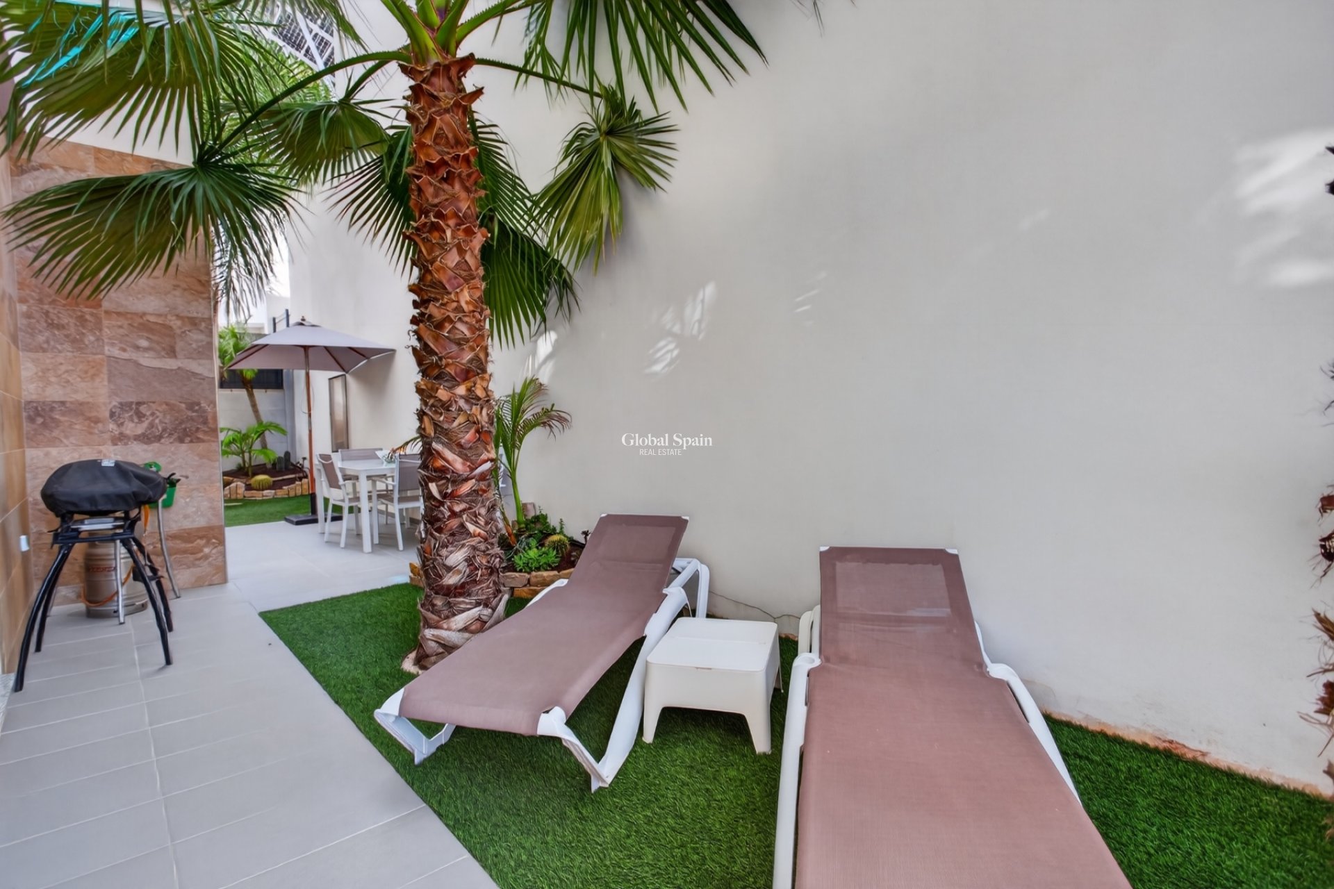 Revente - VILLA -
BIGASTRO - Inland