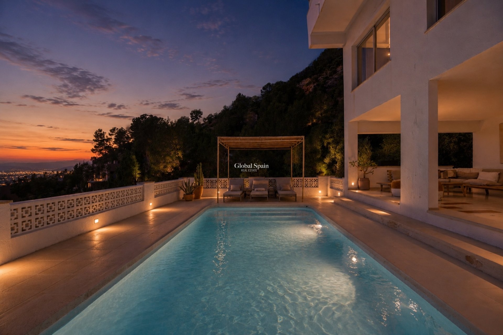 Revente - VILLA -
Bonyola - optional location detail