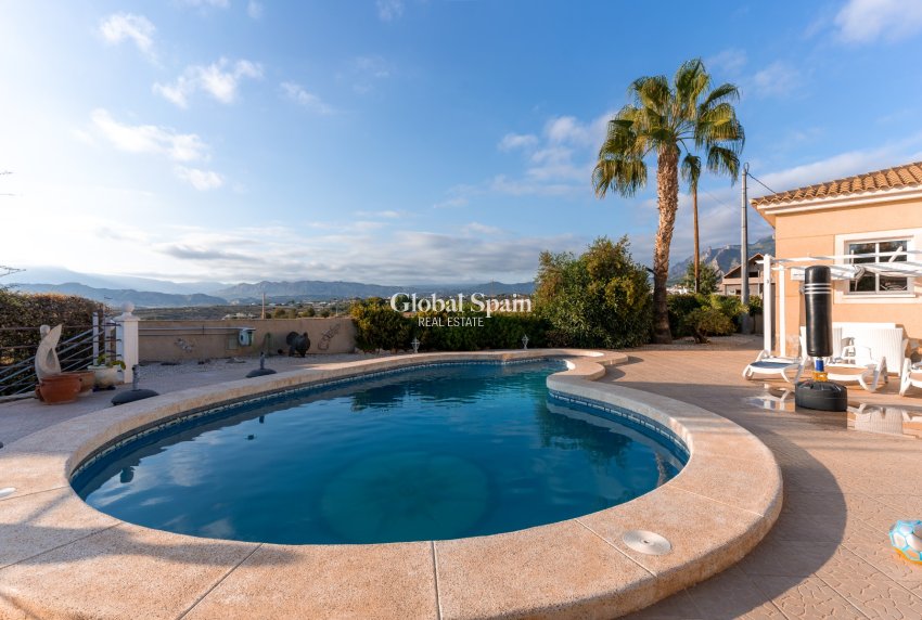 Revente - VILLA -
BUSOT - Costa Blanca