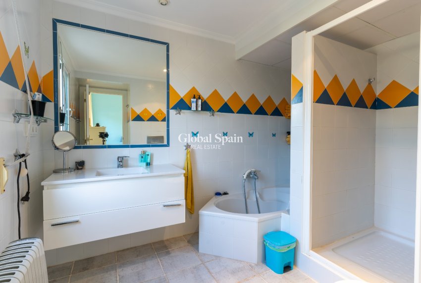 Revente - VILLA -
BUSOT - Costa Blanca