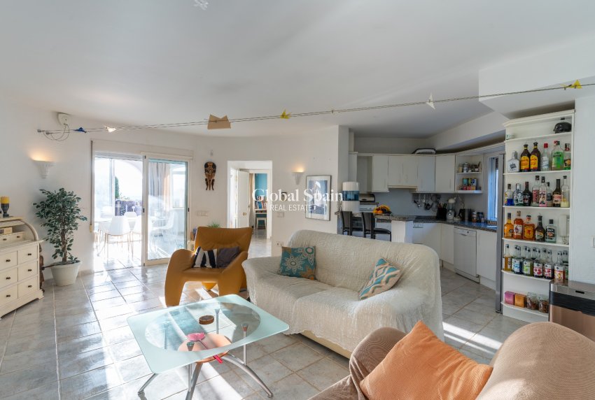 Revente - VILLA -
BUSOT - Costa Blanca