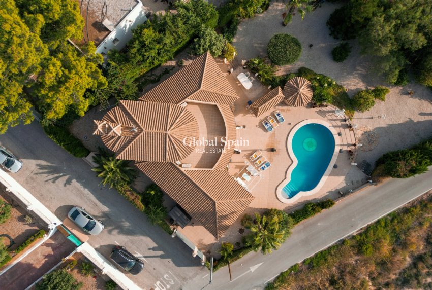 Revente - VILLA -
BUSOT - Costa Blanca