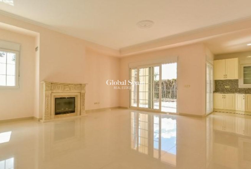 Revente - VILLA -
CABO ROIG - Costa Blanca