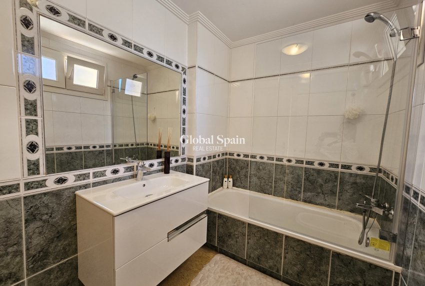 Revente - VILLA -
CABO ROIG - Costa Blanca