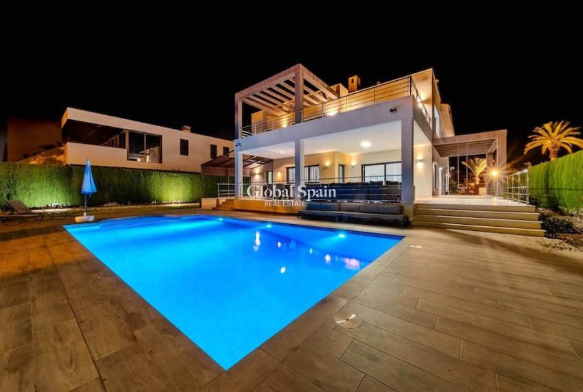 Revente - Villa -
CABO ROIG - Costa blanca