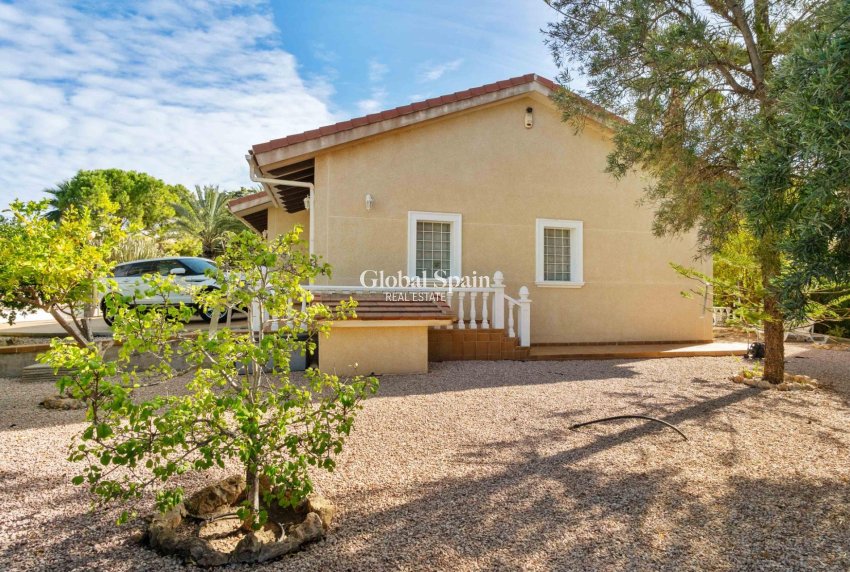 Revente - VILLA -
CABO ROIG - MUY CERCA DE LA PLAYA