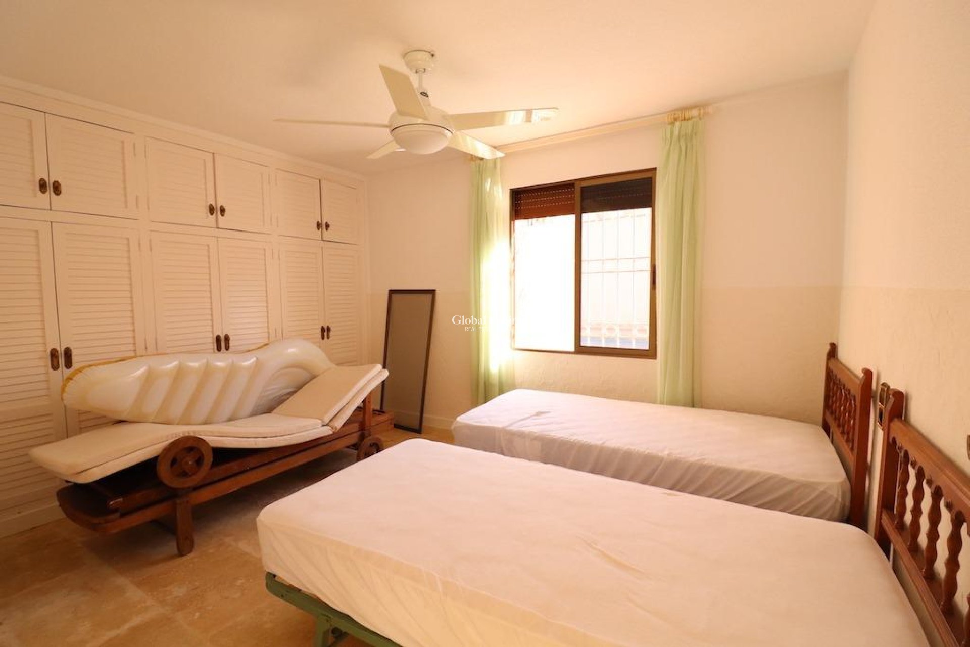 Revente - Villa -
CABO ROIG - MUY CERCA DE LA PLAYA