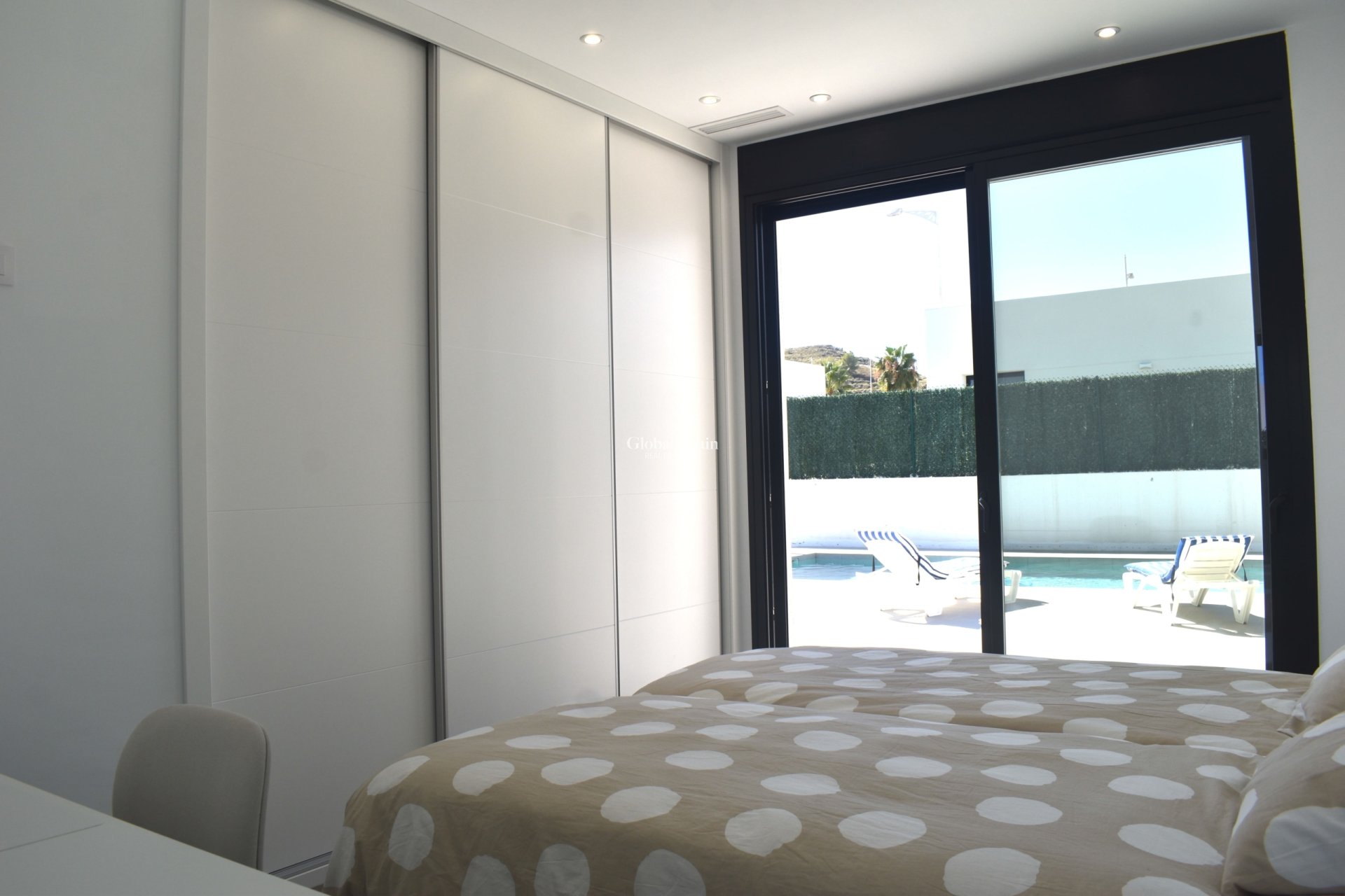 Revente - VILLA -
CALASPARRA - Inland