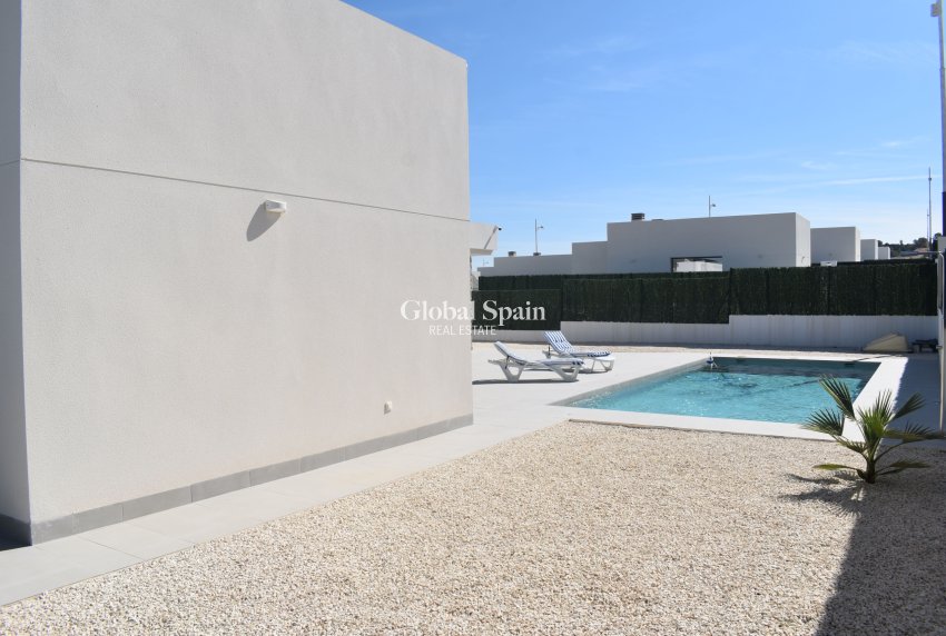 Revente - VILLA -
CALASPARRA - Inland