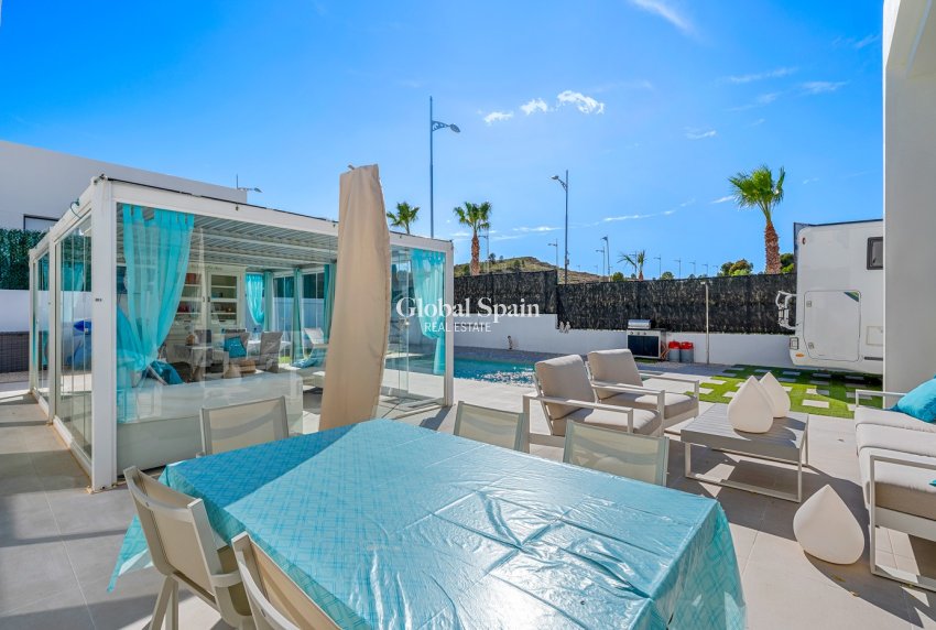 Revente - VILLA -
CALASPARRA - Inland