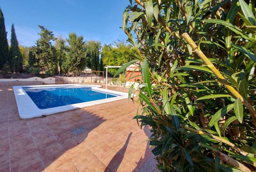 Revente - VILLA -
CALASPARRA - Inland