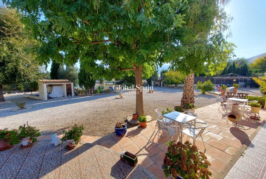 Revente - VILLA -
CALASPARRA - Inland