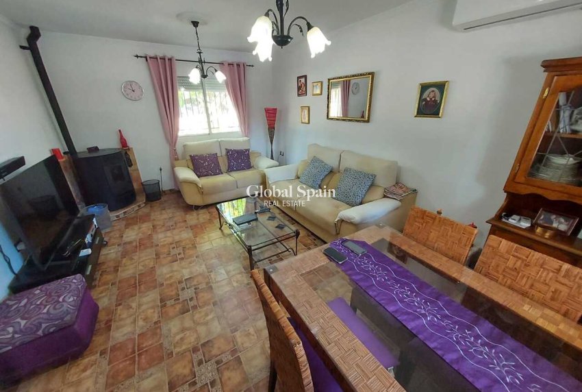 Revente - VILLA -
CALASPARRA - Inland