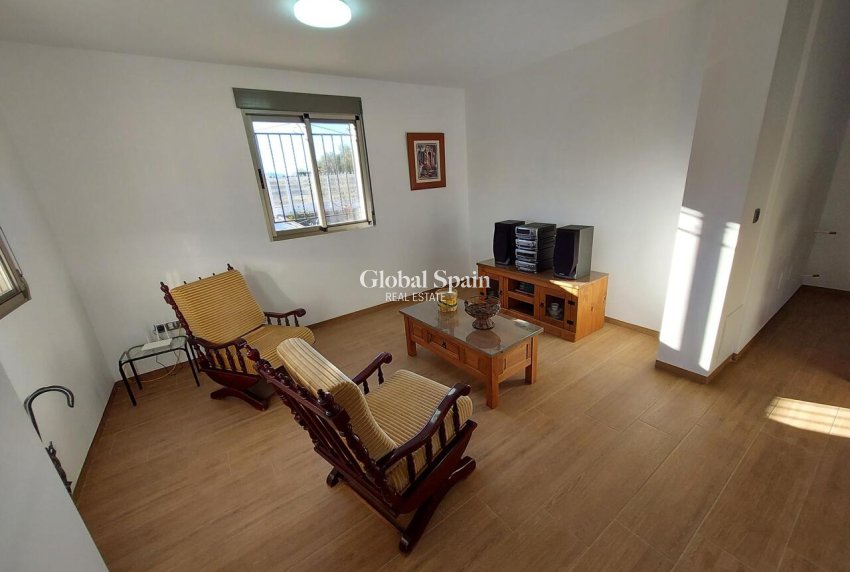 Revente - VILLA -
CALASPARRA - Inland