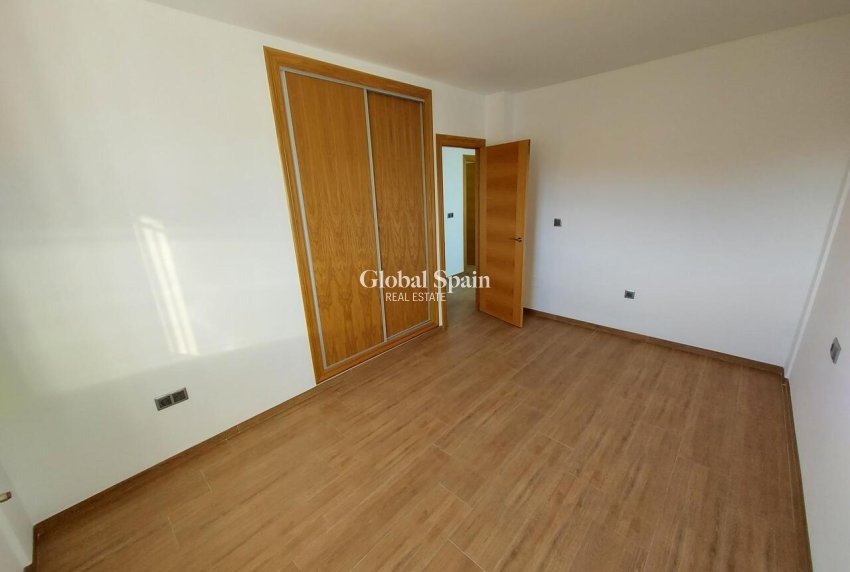 Revente - VILLA -
CALASPARRA - Inland