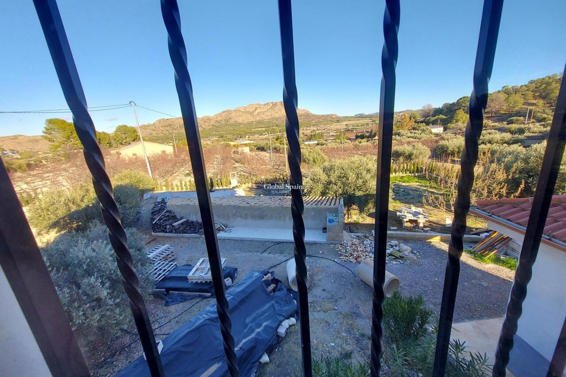 Revente - VILLA -
CALASPARRA - Inland