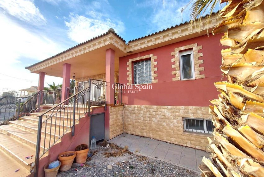 Revente - VILLA -
CALASPARRA - Inland