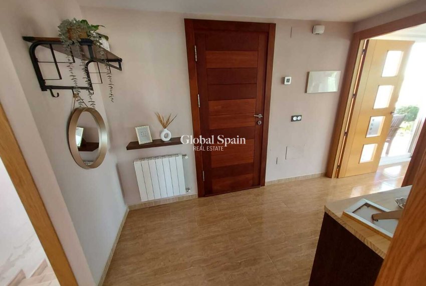 Revente - VILLA -
CALASPARRA - Inland