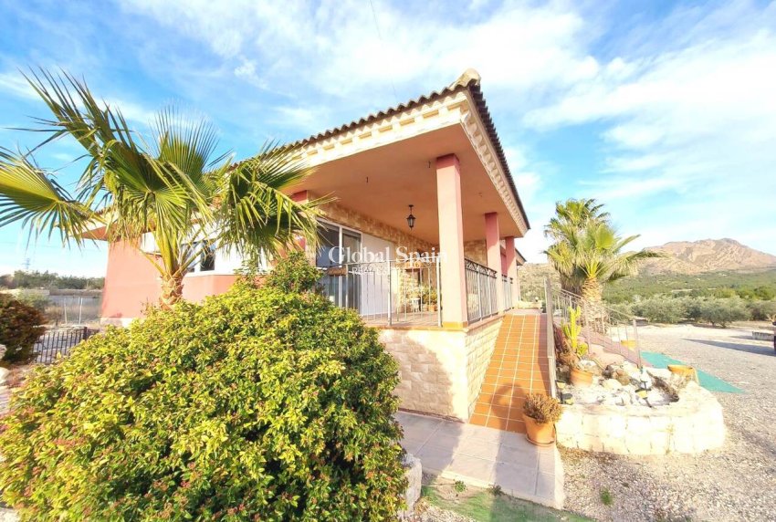 Revente - VILLA -
CALASPARRA - Inland