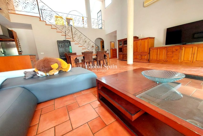 Revente - VILLA -
CALASPARRA - Inland