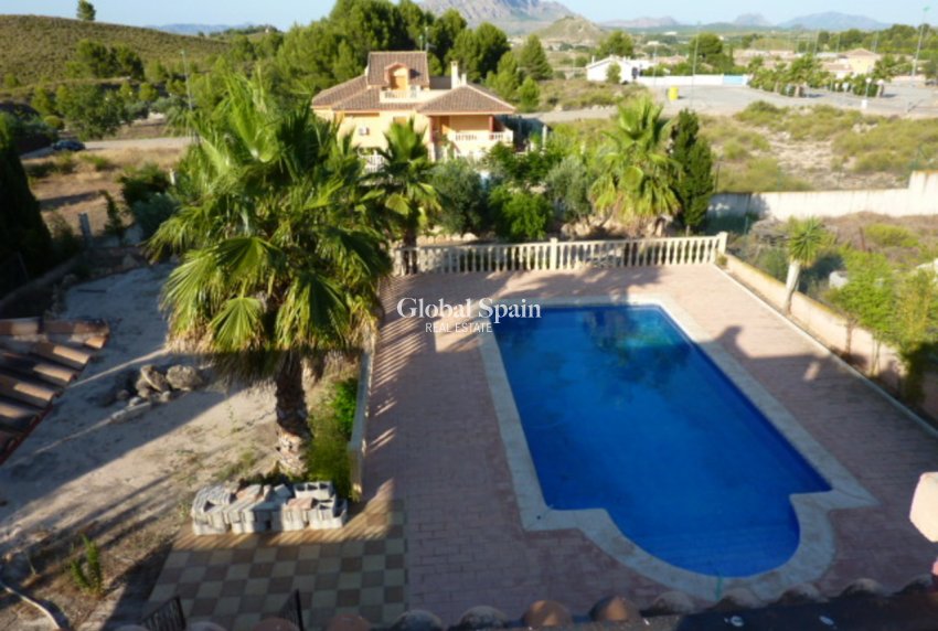 Revente - VILLA -
CALASPARRA - Inland