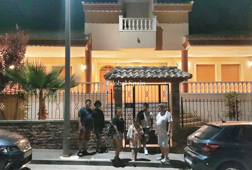 Revente - VILLA -
CALASPARRA - Inland