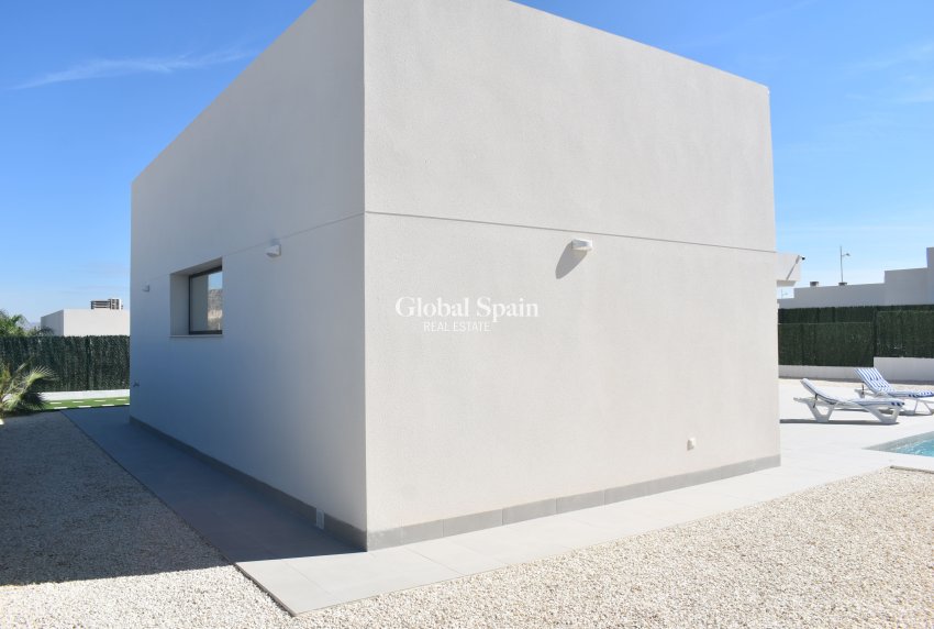 Revente - VILLA -
CALASPARRA - Inland