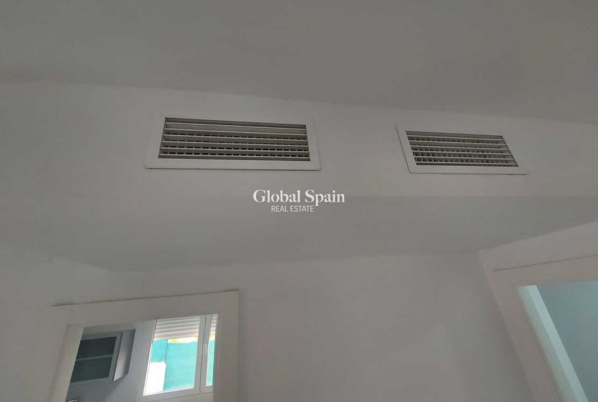 Revente - VILLA -
CALASPARRA - Inland