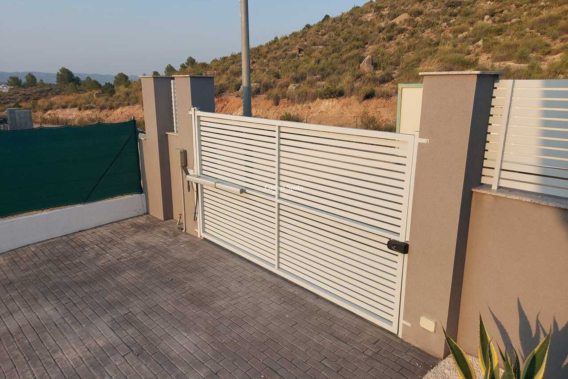 Revente - VILLA -
CALASPARRA - Inland