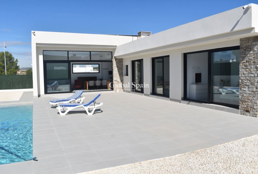 Revente - VILLA -
CALASPARRA - Inland