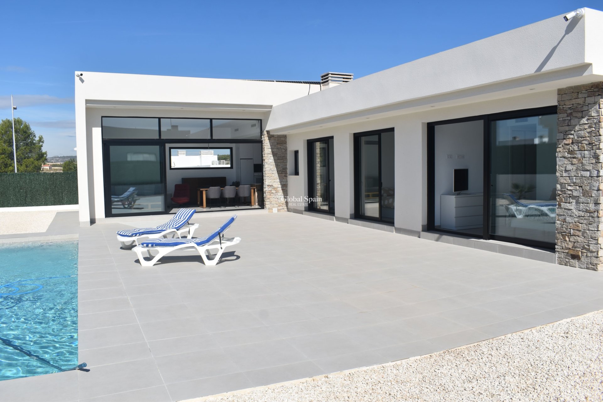 Revente - VILLA -
CALASPARRA - Inland