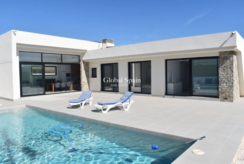 Revente - VILLA -
CALASPARRA - Inland
