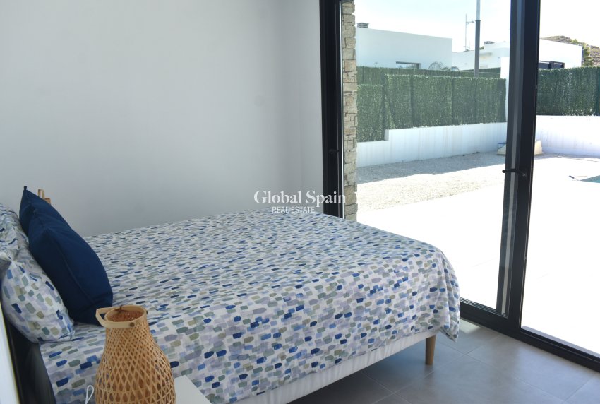 Revente - VILLA -
CALASPARRA - Inland