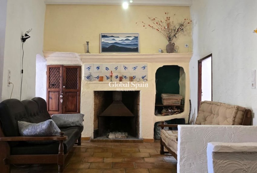 Revente - VILLA -
CALLOSA D'EN SARRIÀ - Callosa De Ensarrià