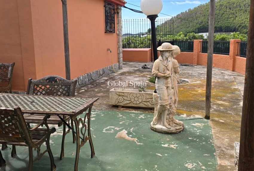 Revente - VILLA -
CALLOSA D'EN SARRIÀ - Callosa De Ensarrià