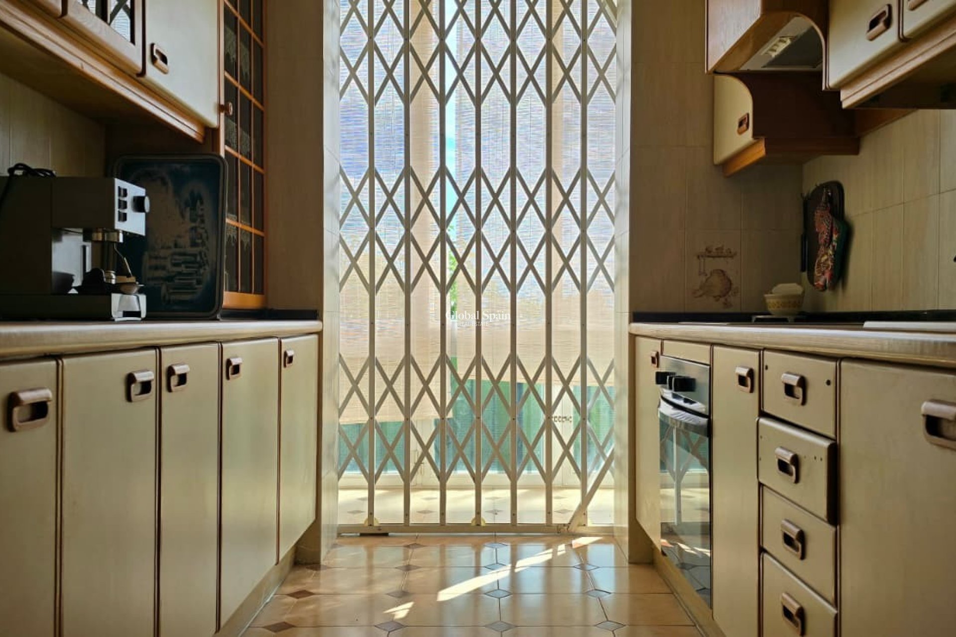 Revente - VILLA -
CALLOSA D'EN SARRIÀ - Callosa De Ensarrià