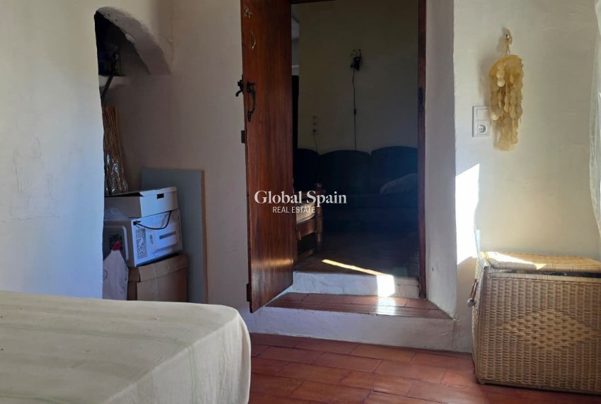 Revente - VILLA -
CALLOSA D'EN SARRIÀ - Callosa De Ensarrià