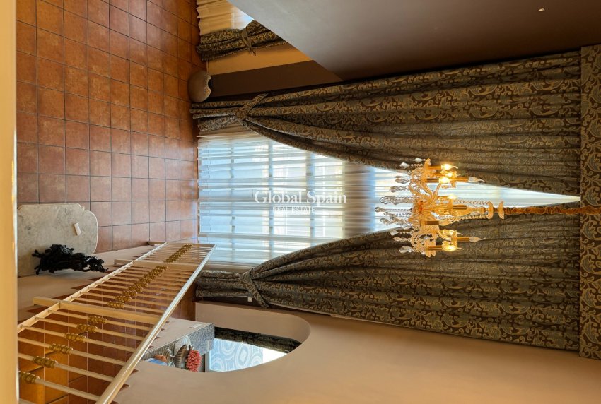 Revente - VILLA -
CALLOSA D'EN SARRIÀ - Callosa De Ensarrià