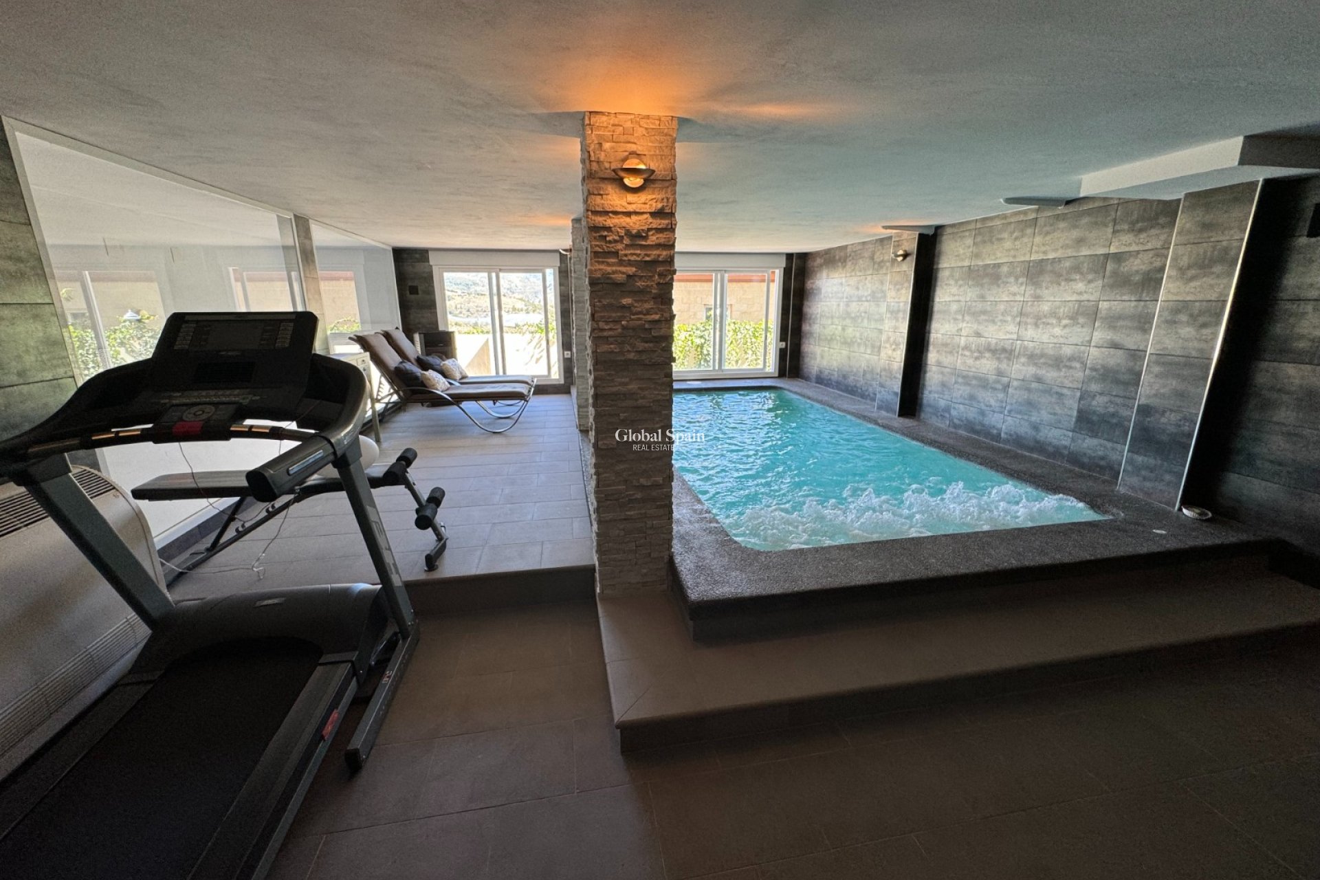 Revente - VILLA -
CALLOSA D'EN SARRIÀ - Callosa De Ensarrià