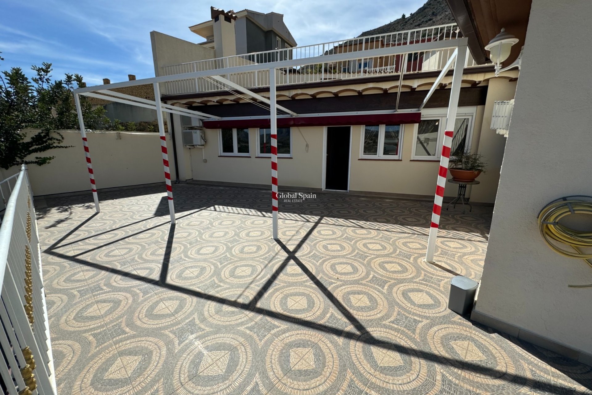 Revente - VILLA -
CALLOSA D'EN SARRIÀ - Callosa De Ensarrià