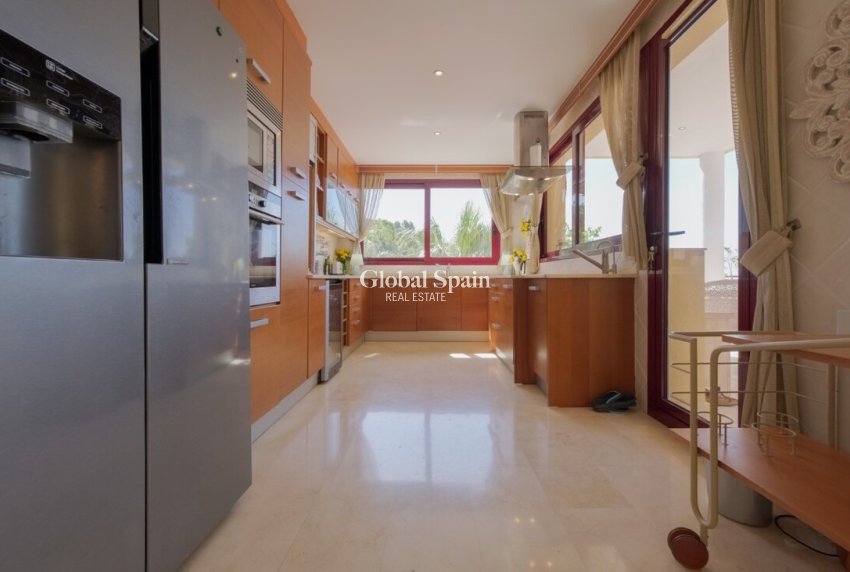 Revente - VILLA -
CALLOSA D'EN SARRIÀ - Costa Blanca