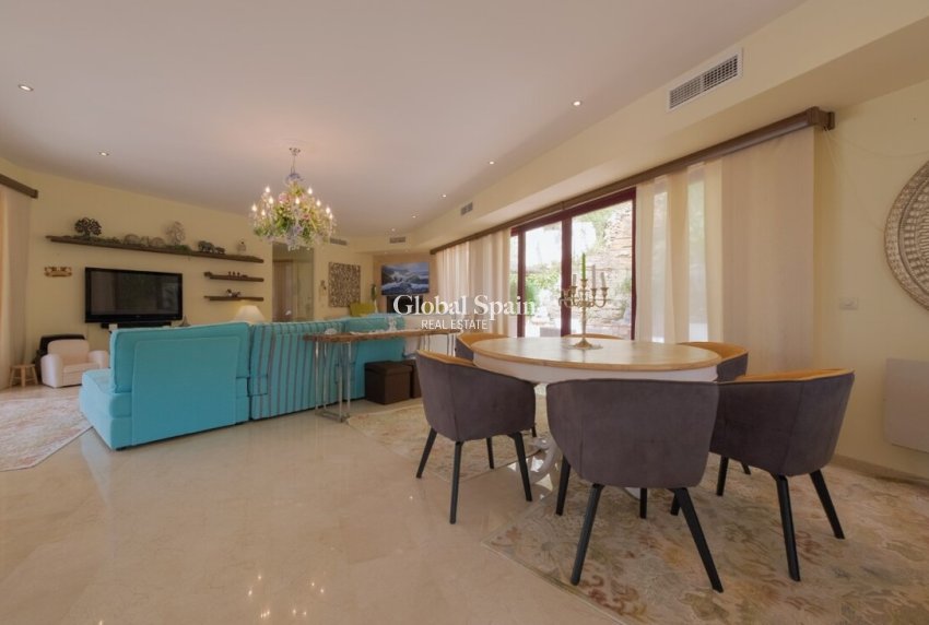 Revente - VILLA -
CALLOSA D'EN SARRIÀ - Costa Blanca