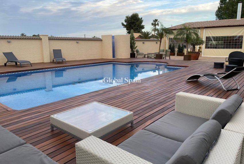 Revente - VILLA -
CALLOSA DEL SEGURA