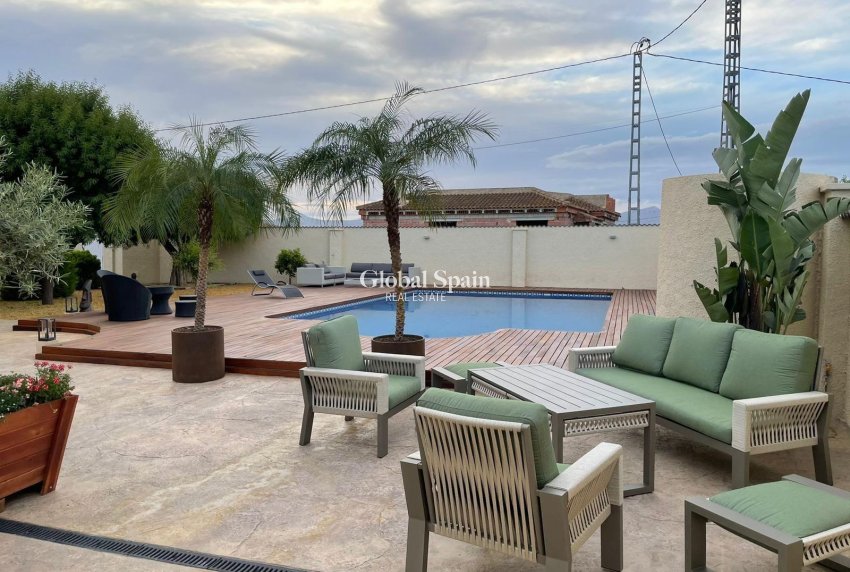 Revente - VILLA -
CALLOSA DEL SEGURA